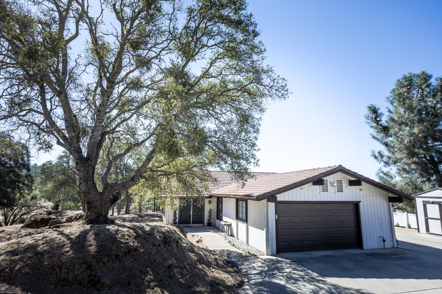 29682 Yosemite Springs Pkwy, Coarsegold, CA 93614