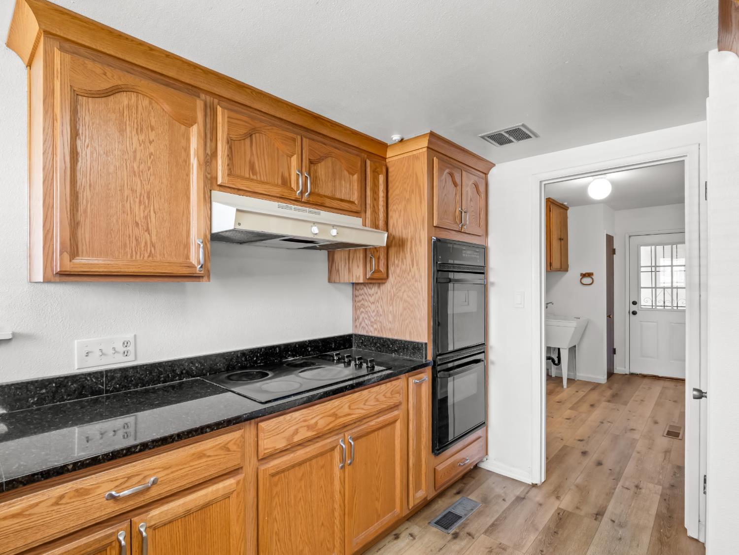 6565 N Rowell Ave, Fresno, CA 93710