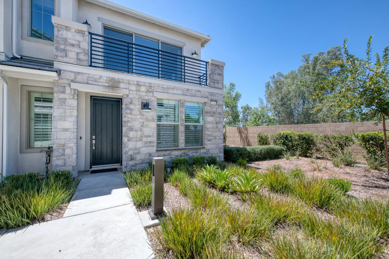 10969 N Blackberry Dr, Fresno, CA 93730