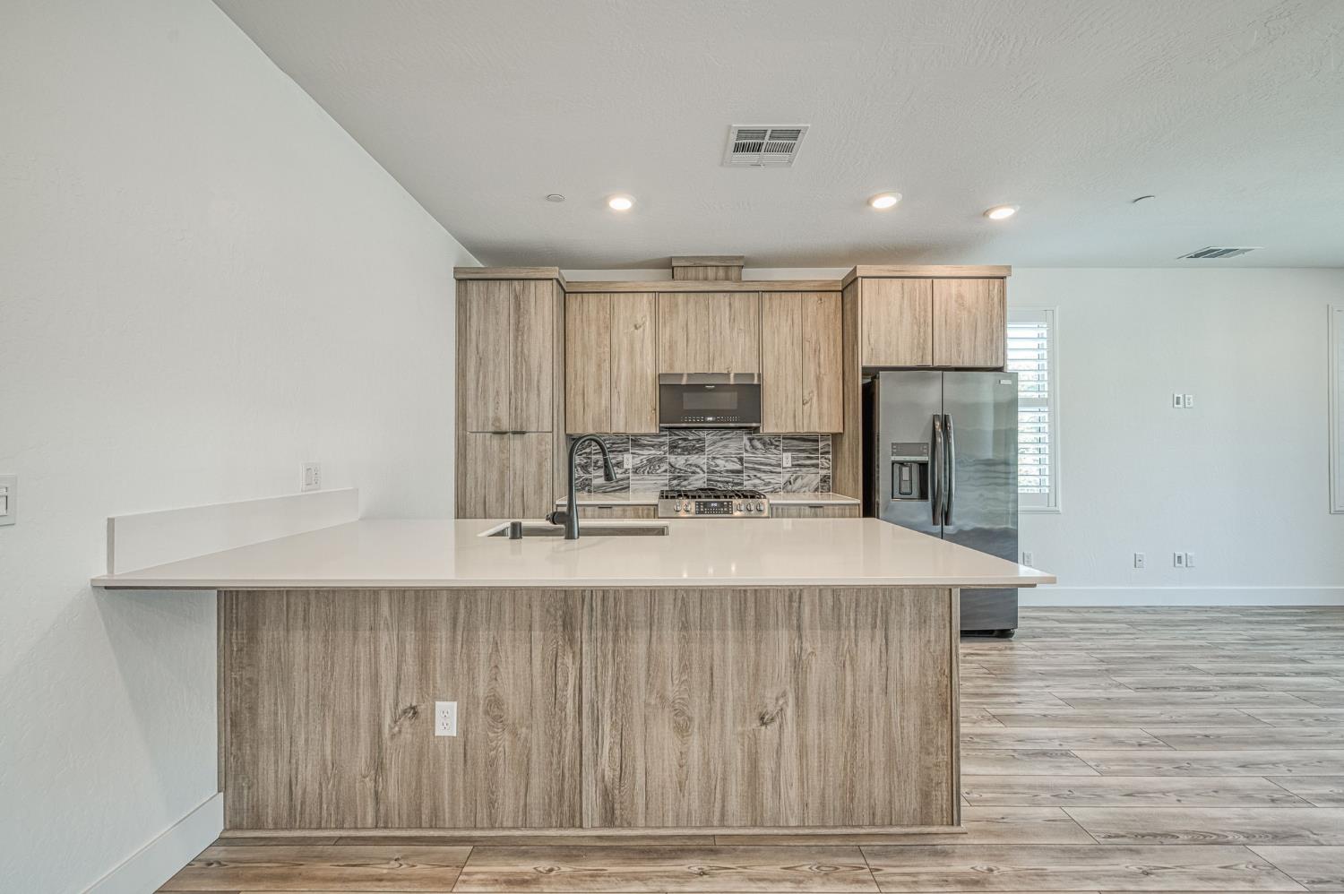 10969 N Blackberry Dr, Fresno, CA 93730