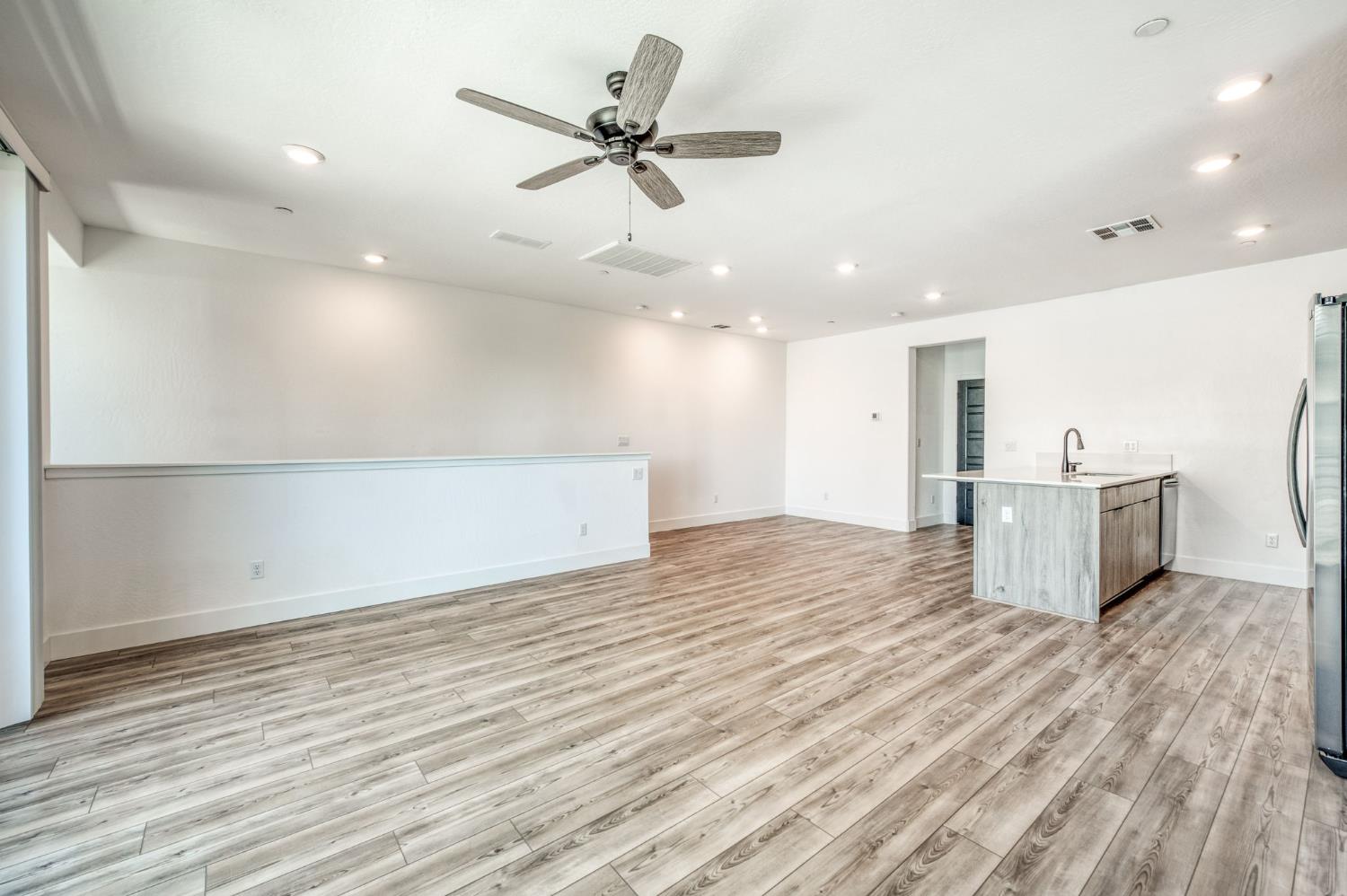 10969 N Blackberry Dr, Fresno, CA 93730