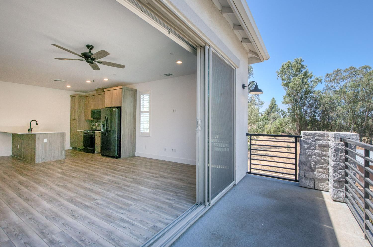 10969 N Blackberry Dr, Fresno, CA 93730