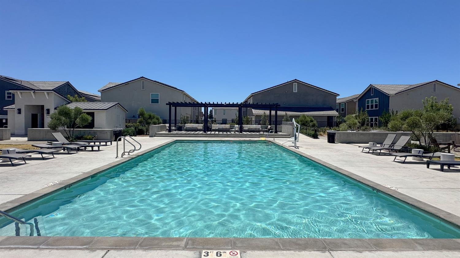10969 N Blackberry Dr, Fresno, CA 93730