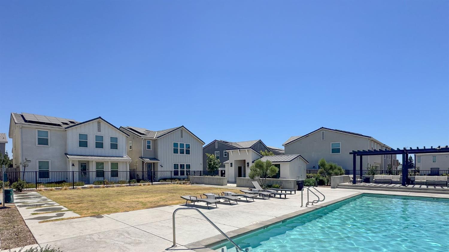 10969 N Blackberry Dr, Fresno, CA 93730