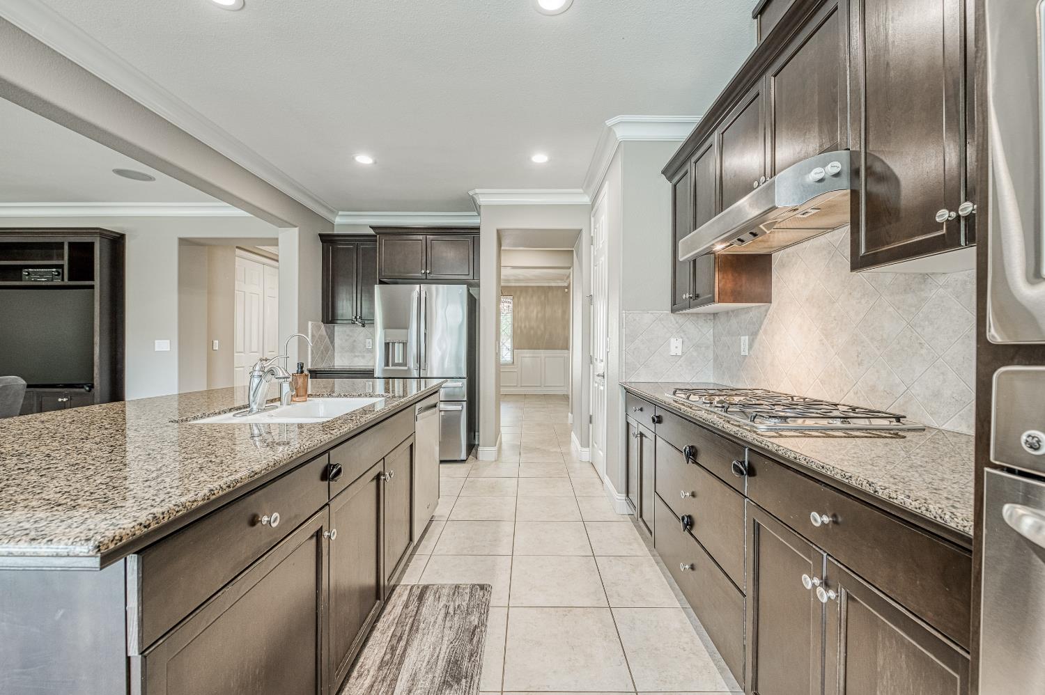 4159 Trenton, Clovis, CA 93619
