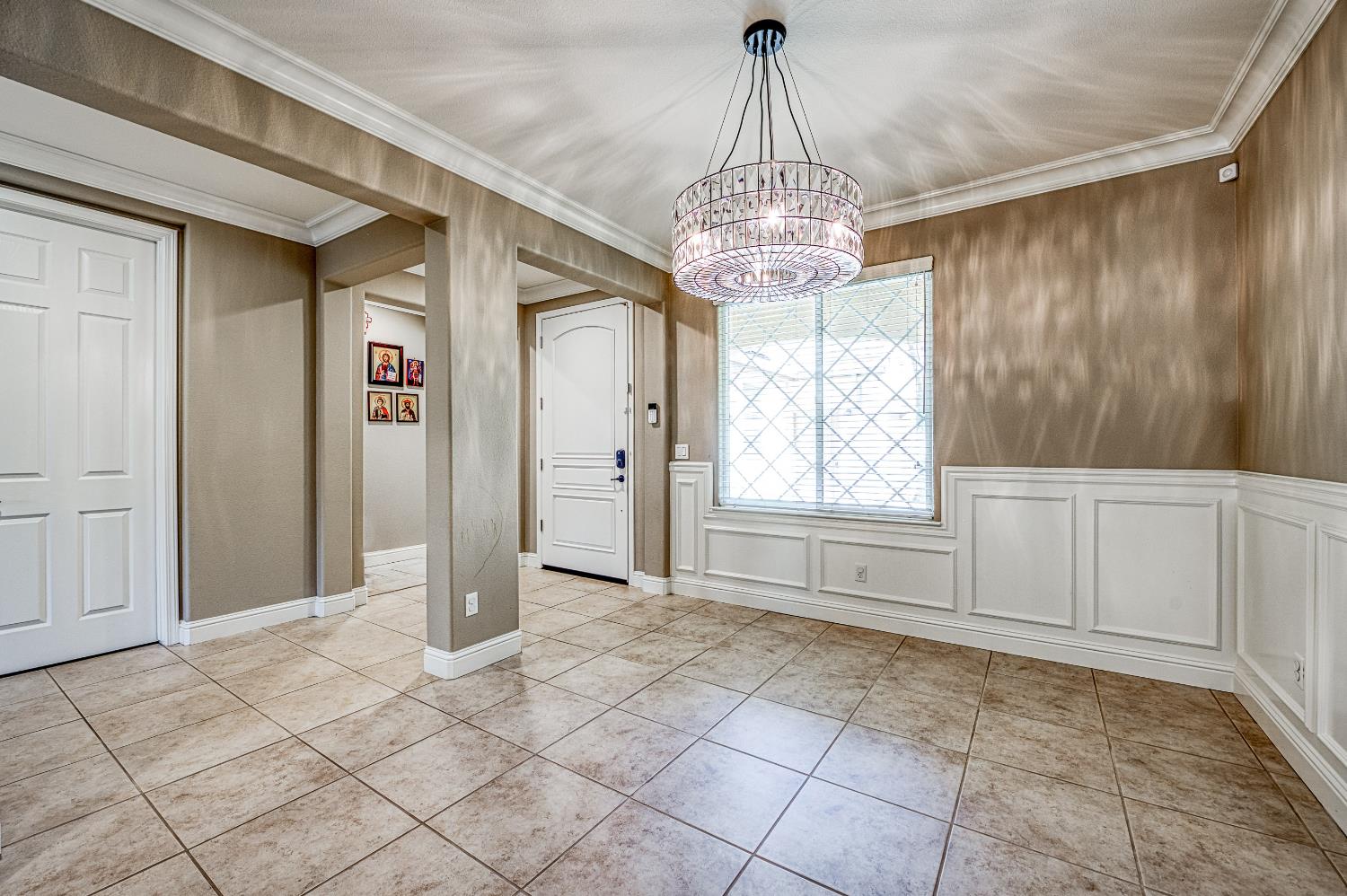 4159 Trenton, Clovis, CA 93619