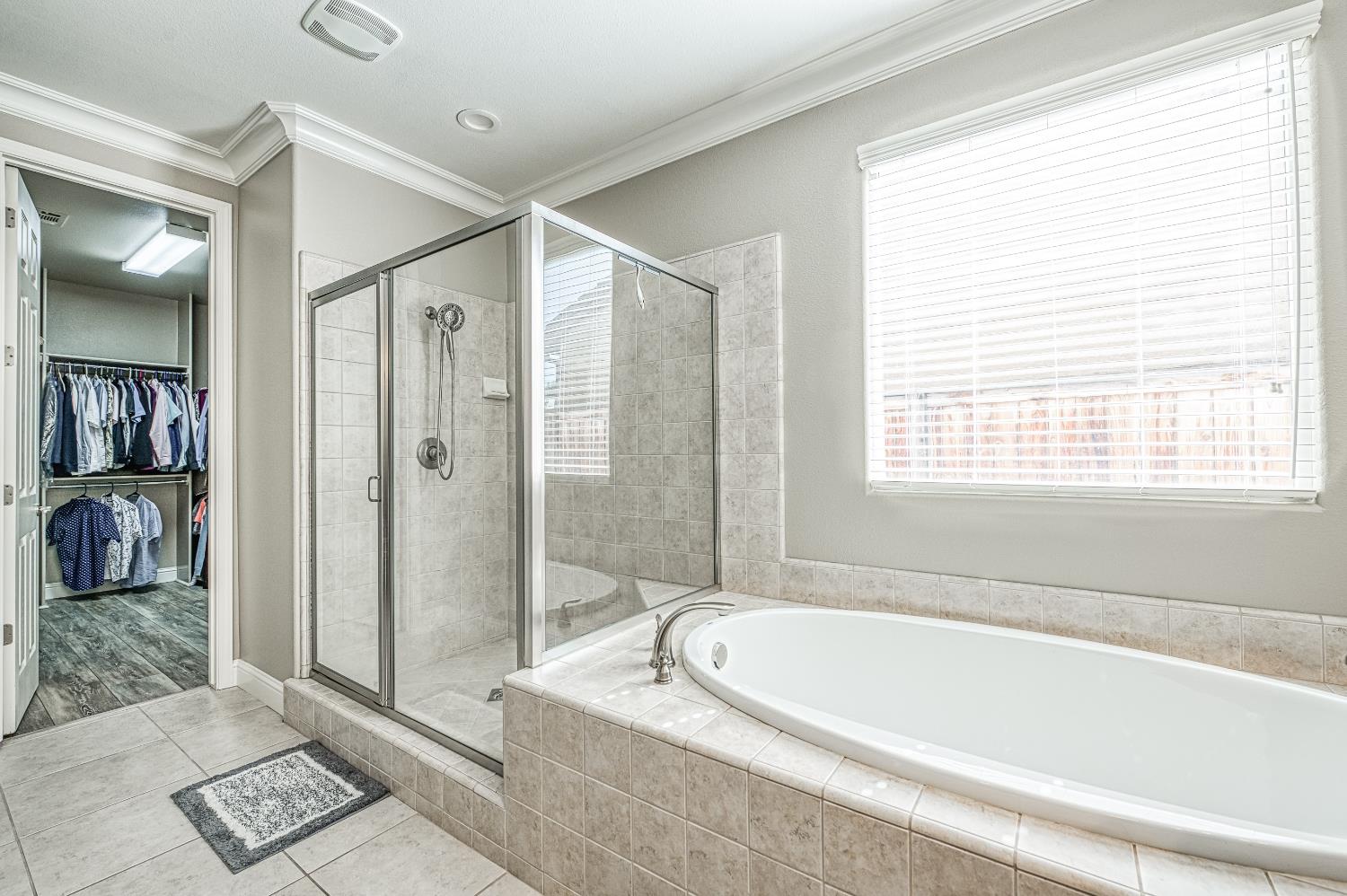 4159 Trenton, Clovis, CA 93619
