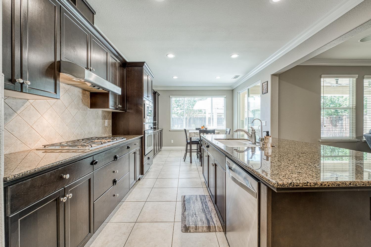 4159 Trenton, Clovis, CA 93619