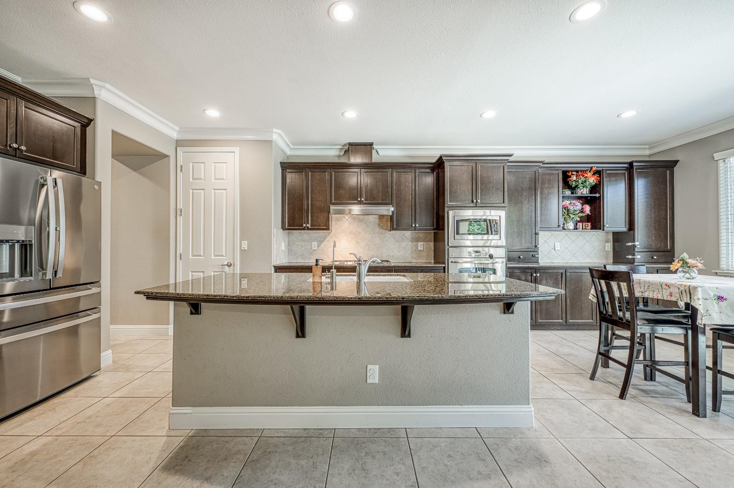4159 Trenton, Clovis, CA 93619