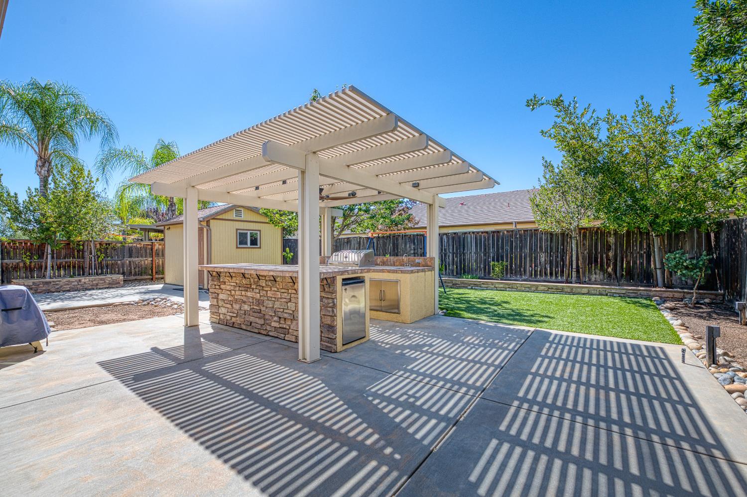 4159 Trenton, Clovis, CA 93619