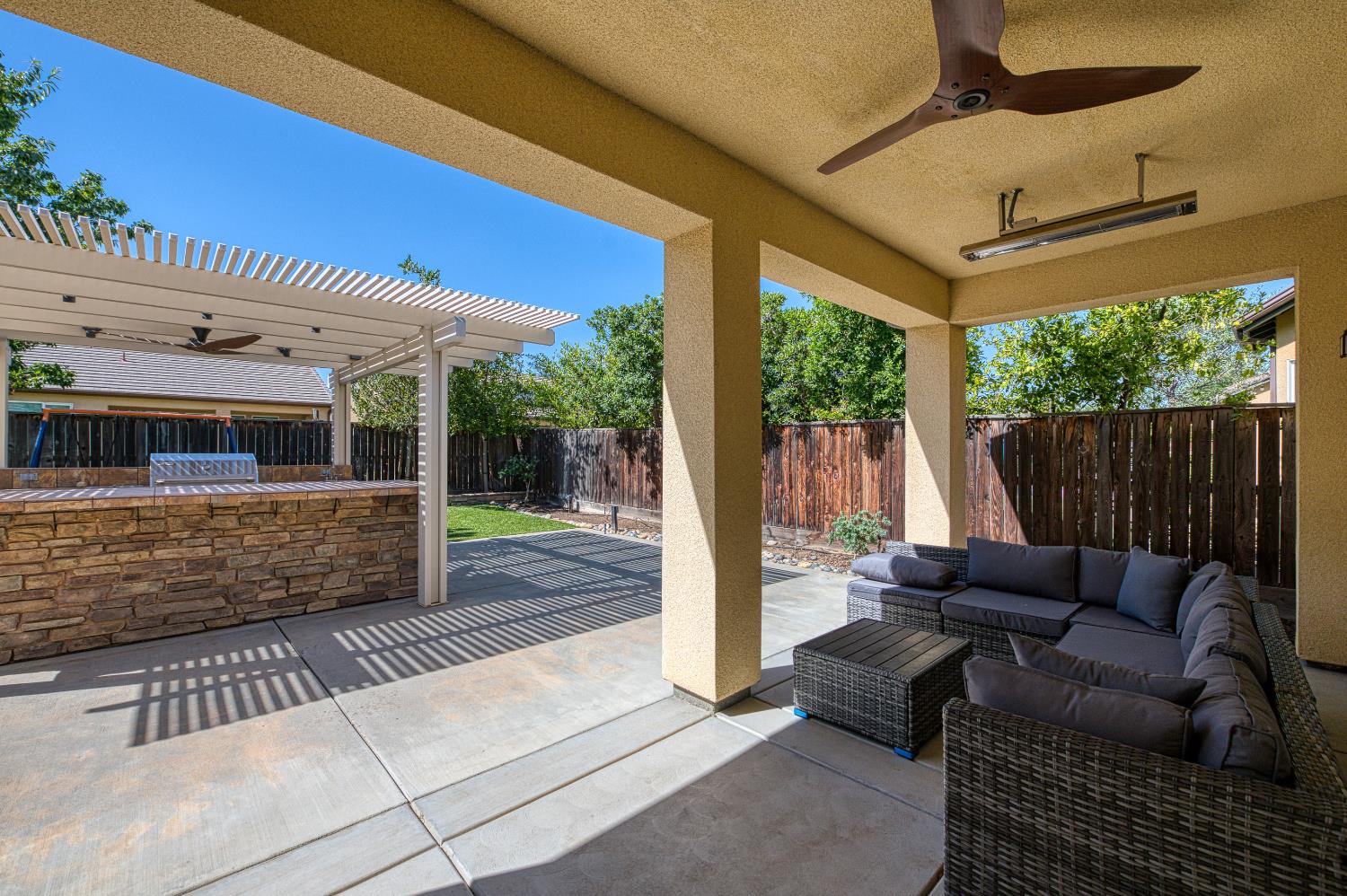 4159 Trenton, Clovis, CA 93619