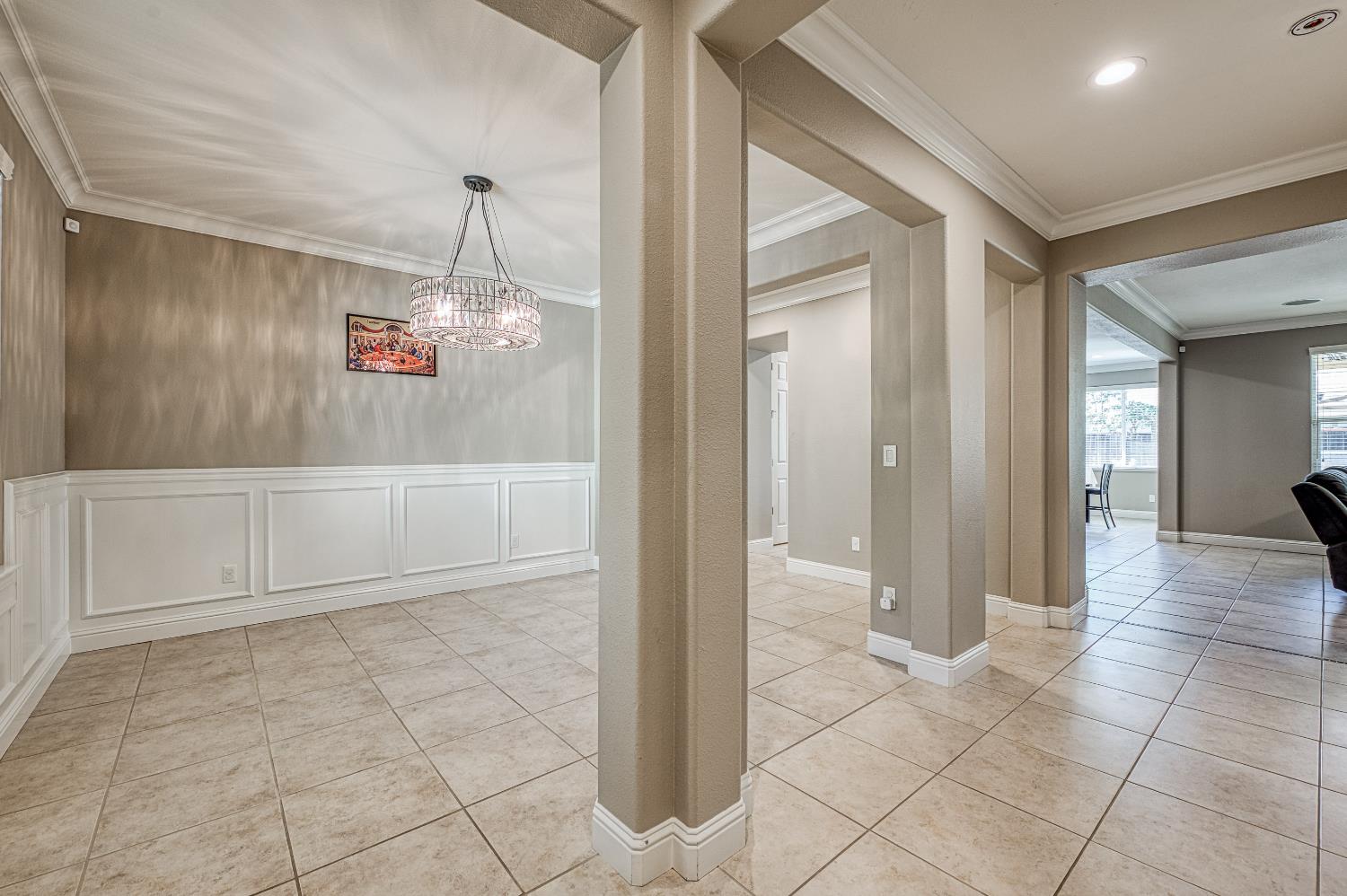 4159 Trenton, Clovis, CA 93619