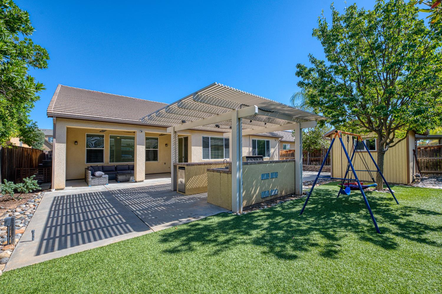 4159 Trenton, Clovis, CA 93619