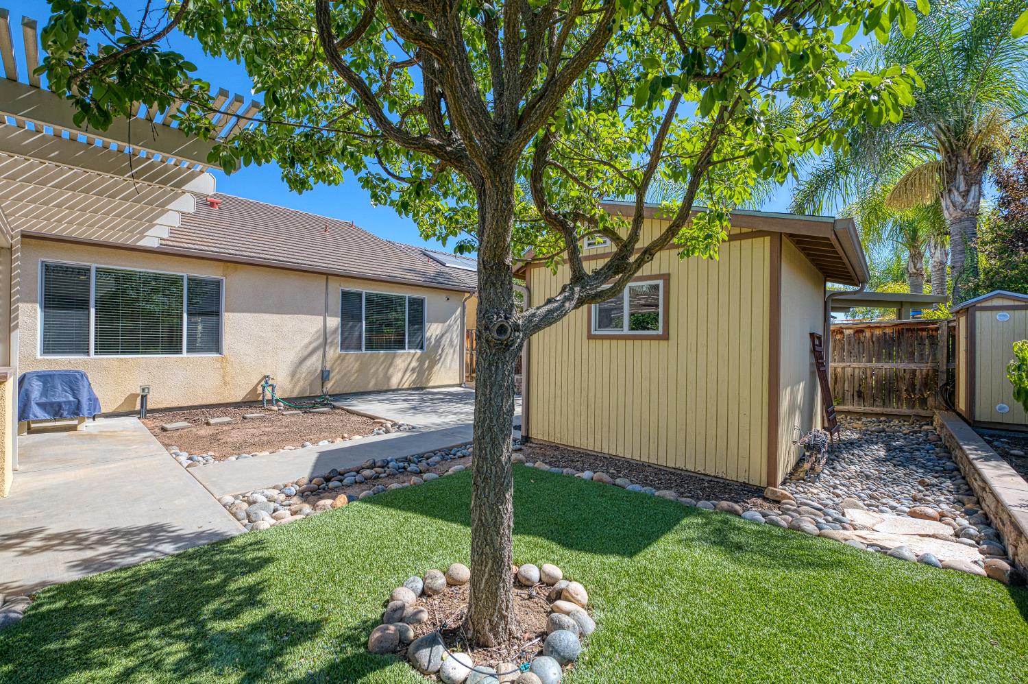 4159 Trenton, Clovis, CA 93619