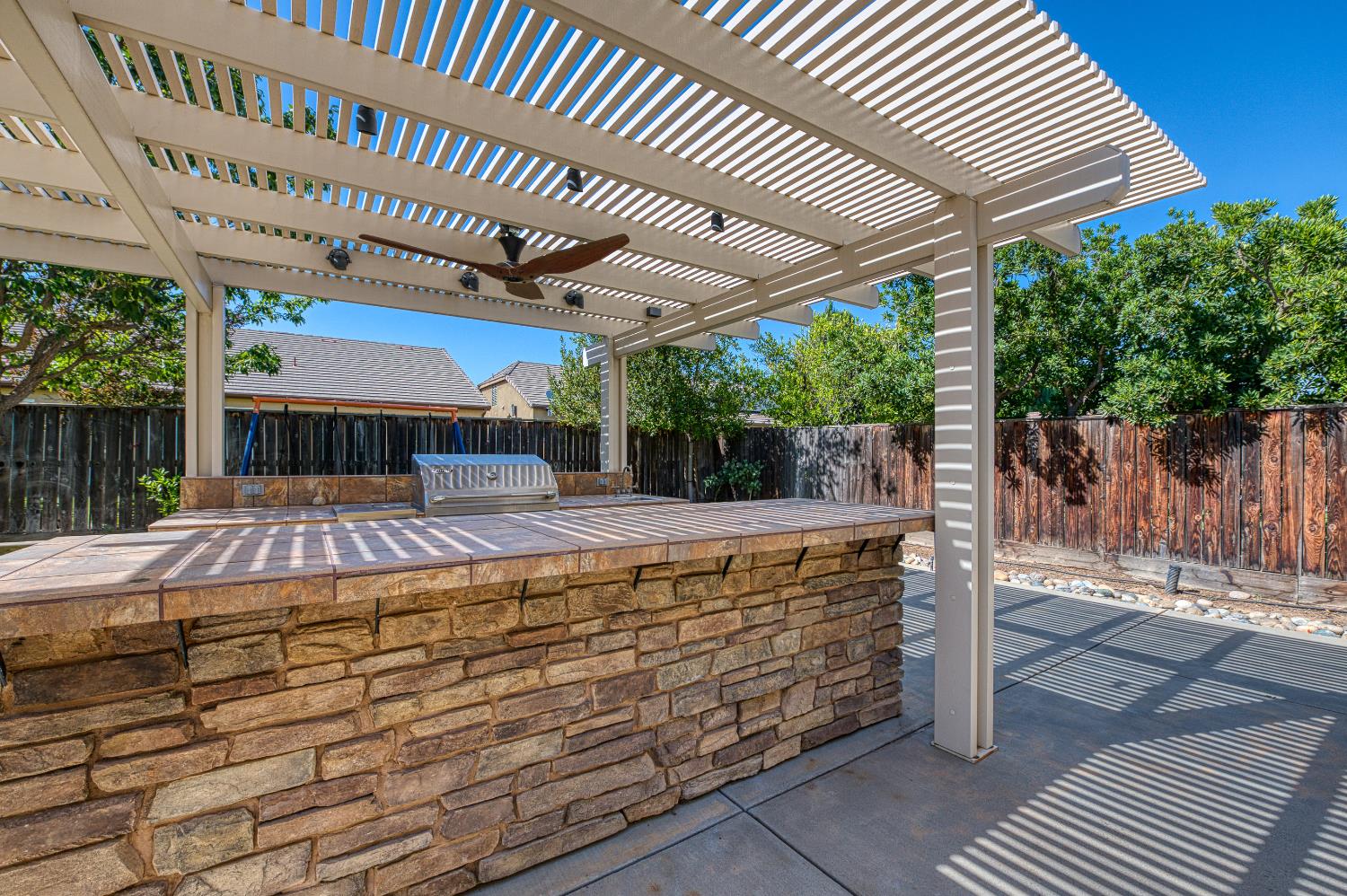 4159 Trenton, Clovis, CA 93619