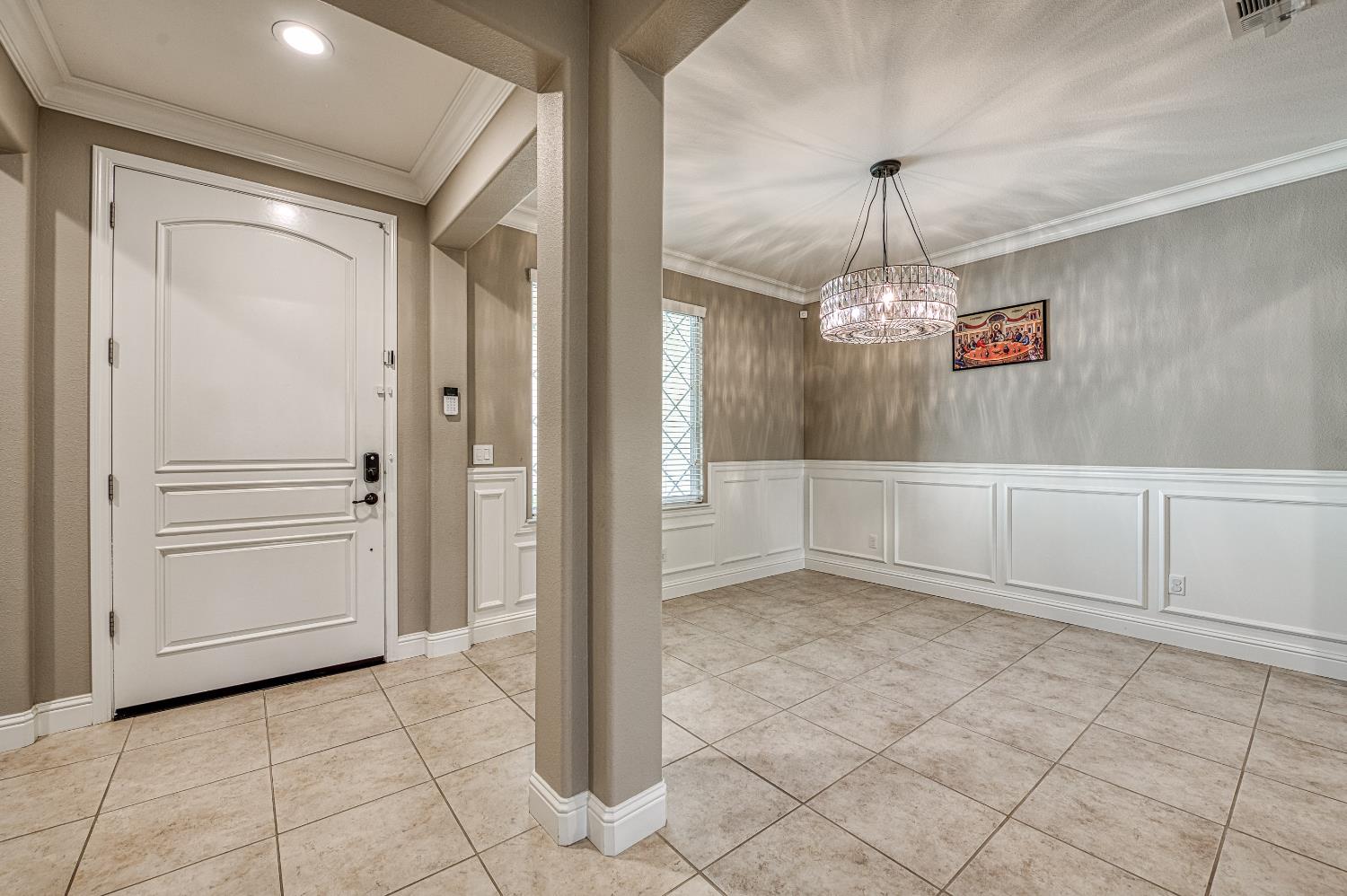 4159 Trenton, Clovis, CA 93619