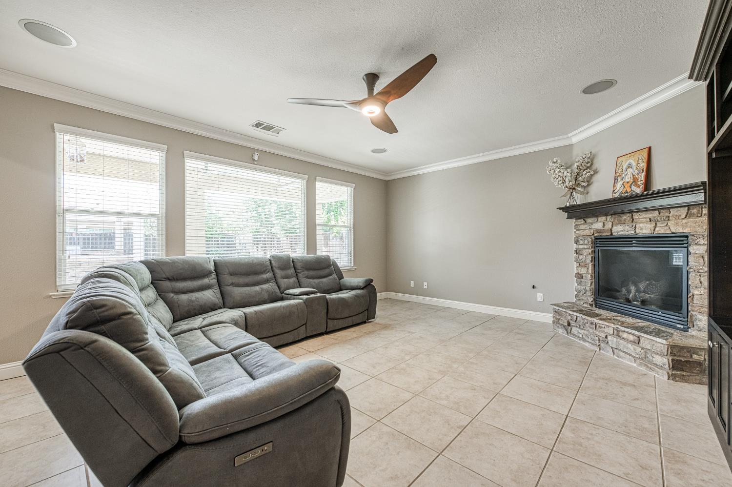 4159 Trenton, Clovis, CA 93619
