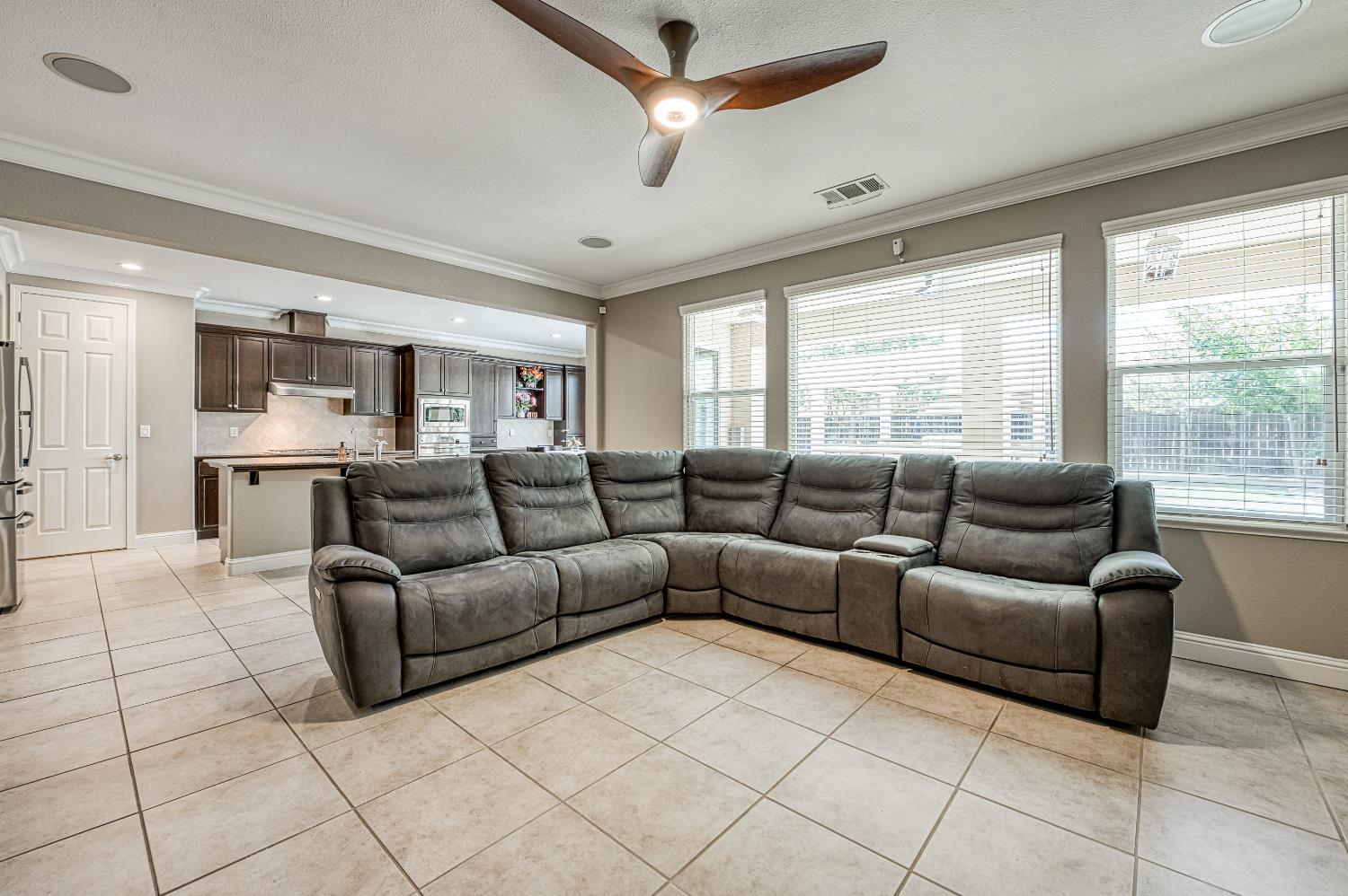 4159 Trenton, Clovis, CA 93619