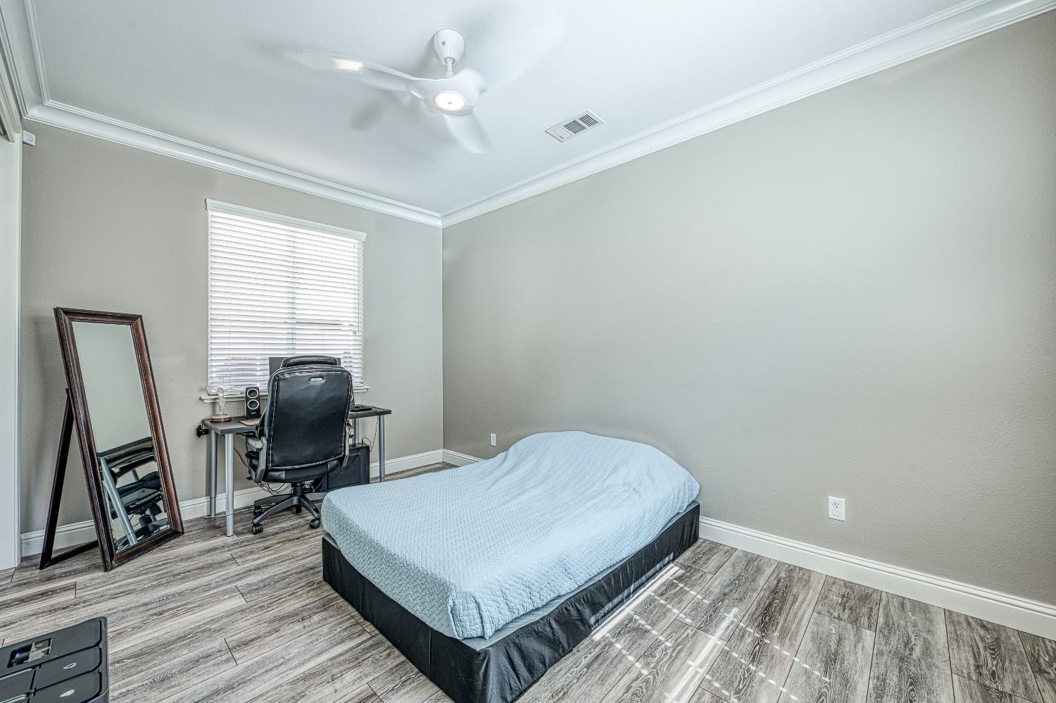 4159 Trenton, Clovis, CA 93619