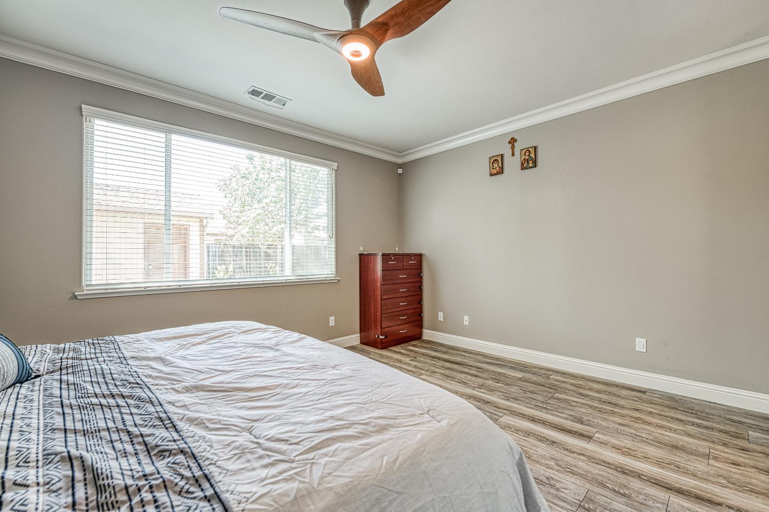 4159 Trenton, Clovis, CA 93619