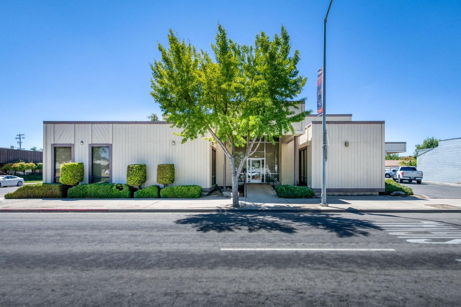 215 S Madera Ave, Kerman, CA 93630