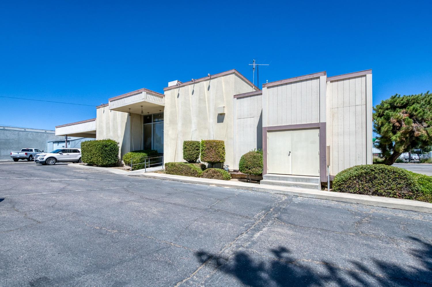 215 S Madera Ave, Kerman, CA 93630