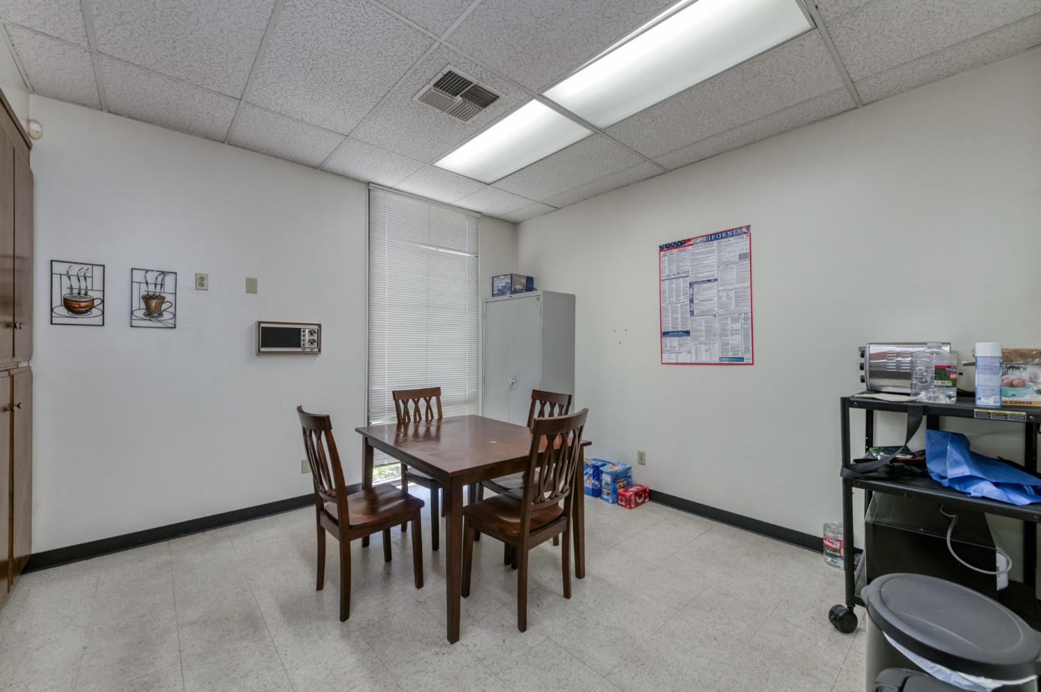 215 S Madera Ave, Kerman, CA 93630