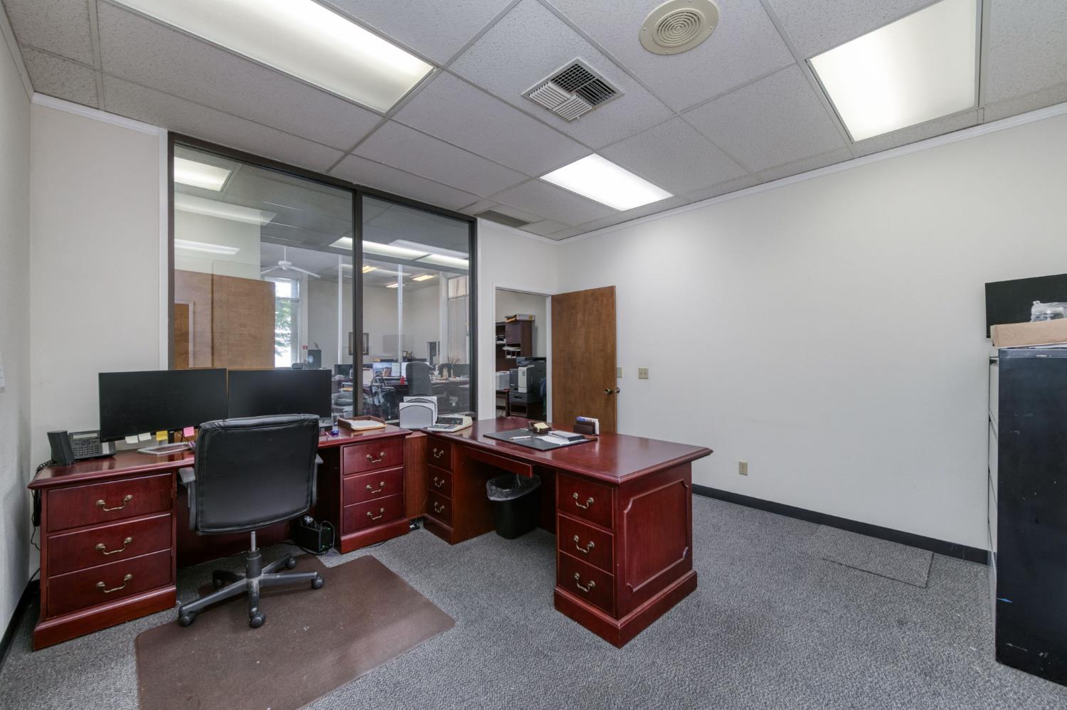 215 S Madera Ave, Kerman, CA 93630