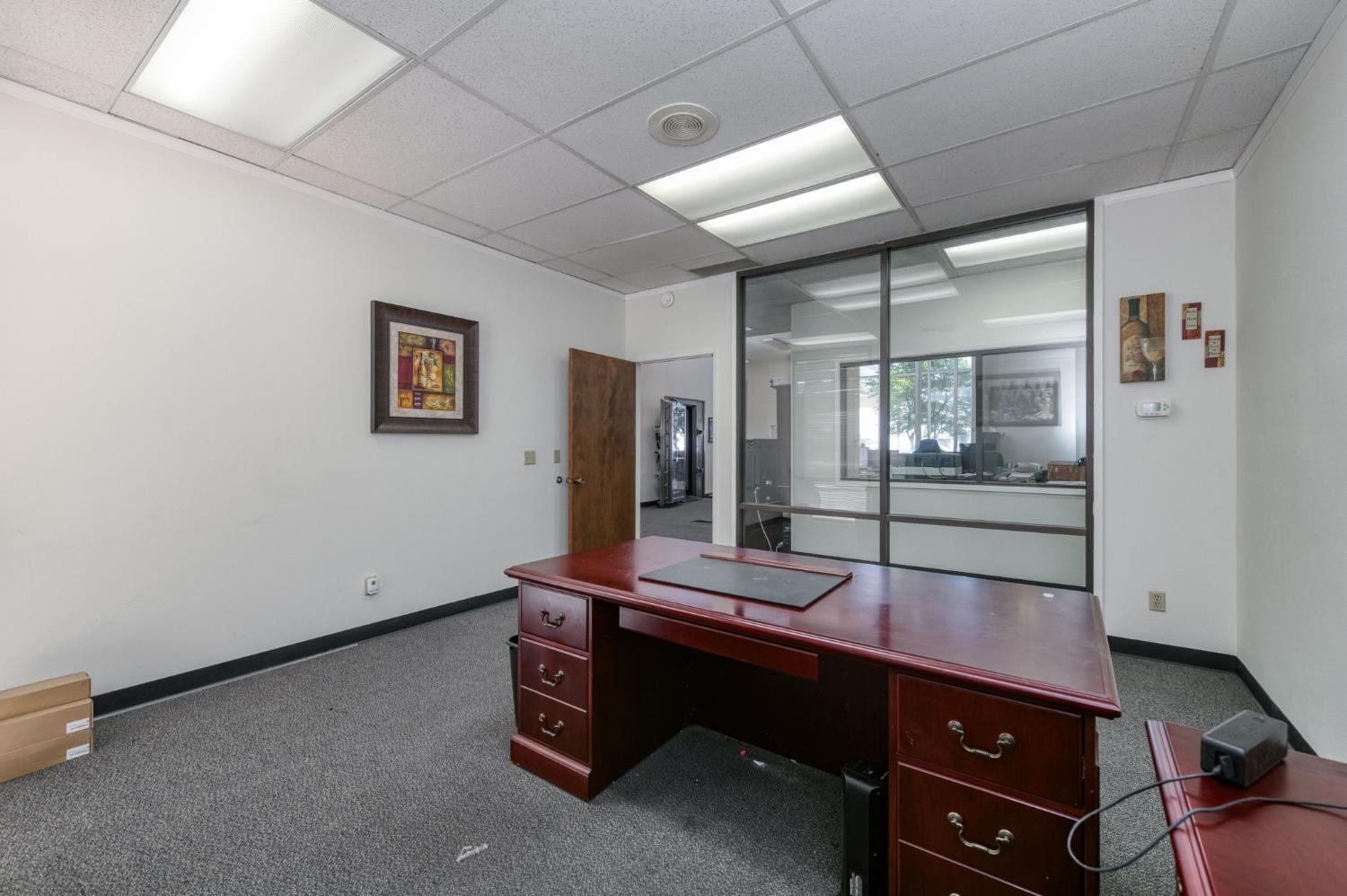 215 S Madera Ave, Kerman, CA 93630