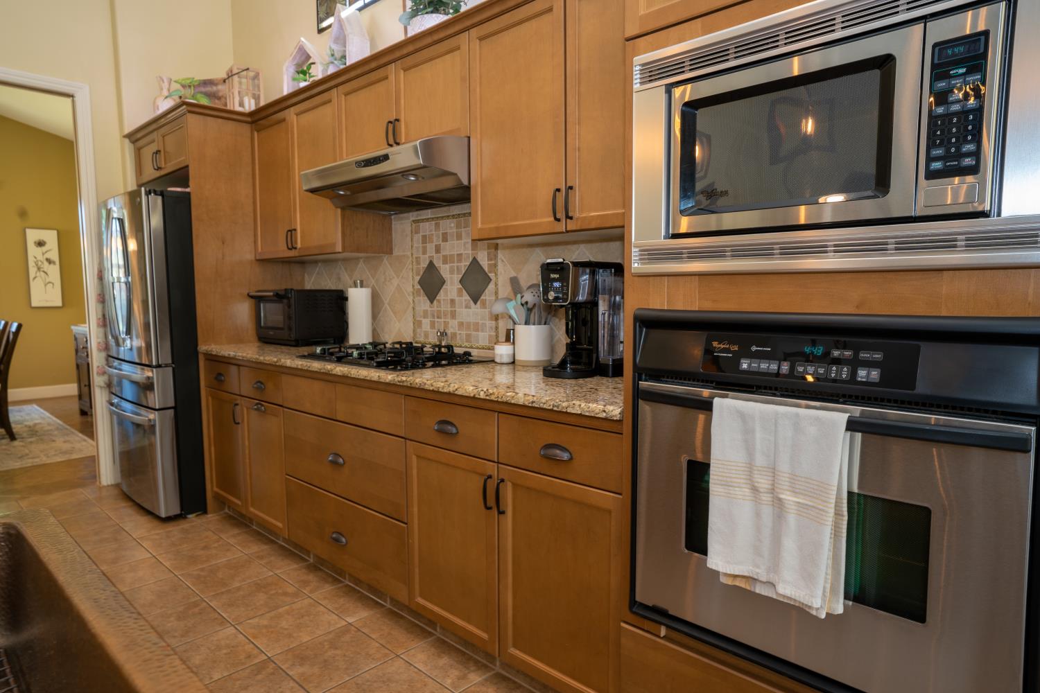 6390 W Los Altos Ave, Fresno, CA 93722