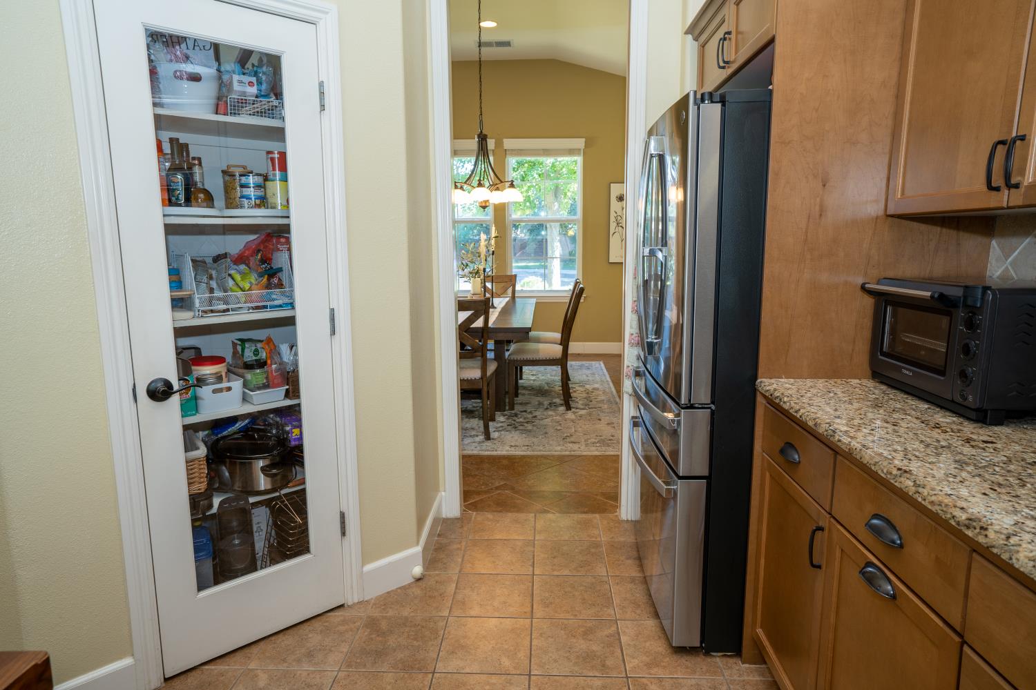 6390 W Los Altos Ave, Fresno, CA 93722