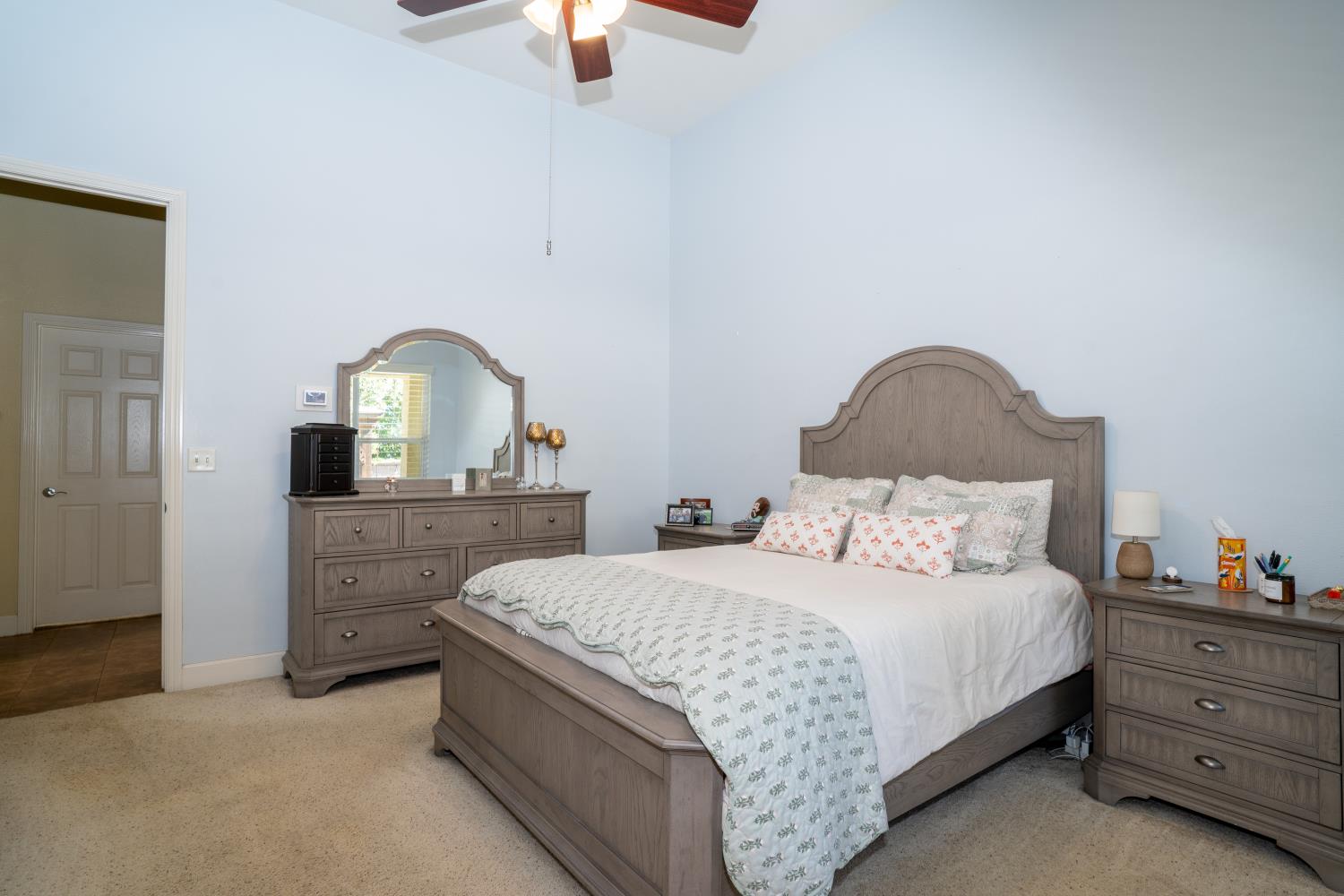 6390 W Los Altos Ave, Fresno, CA 93722