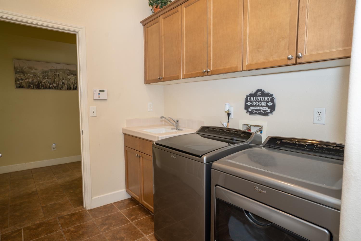 6390 W Los Altos Ave, Fresno, CA 93722