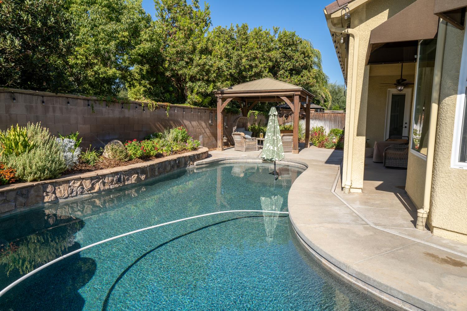 6390 W Los Altos Ave, Fresno, CA 93722