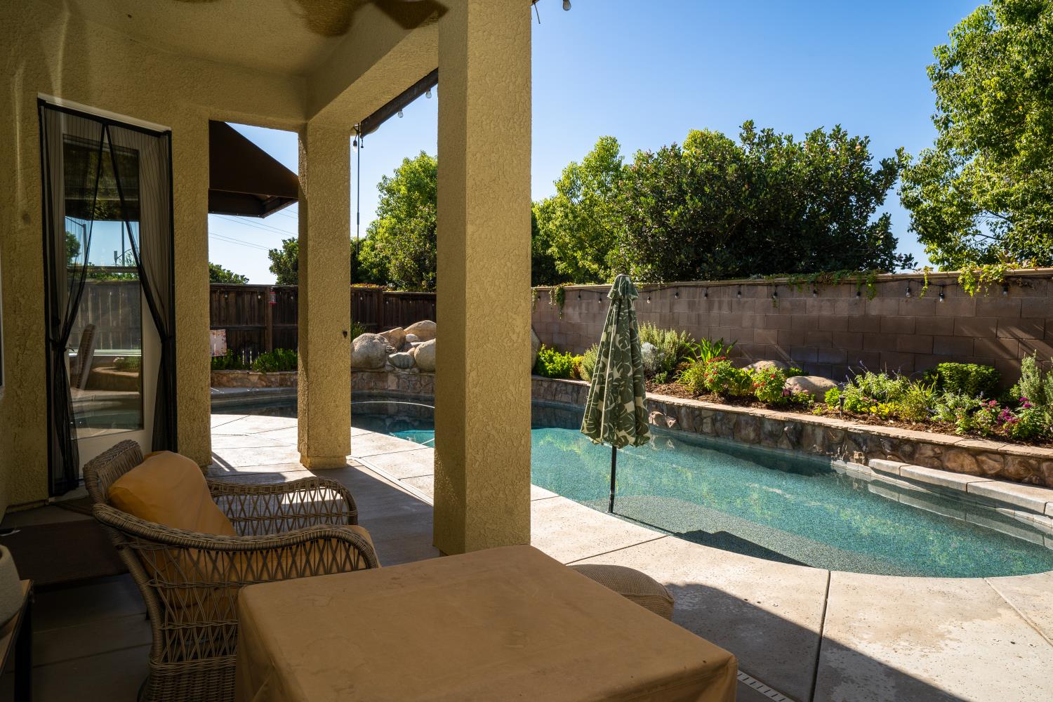 6390 W Los Altos Ave, Fresno, CA 93722