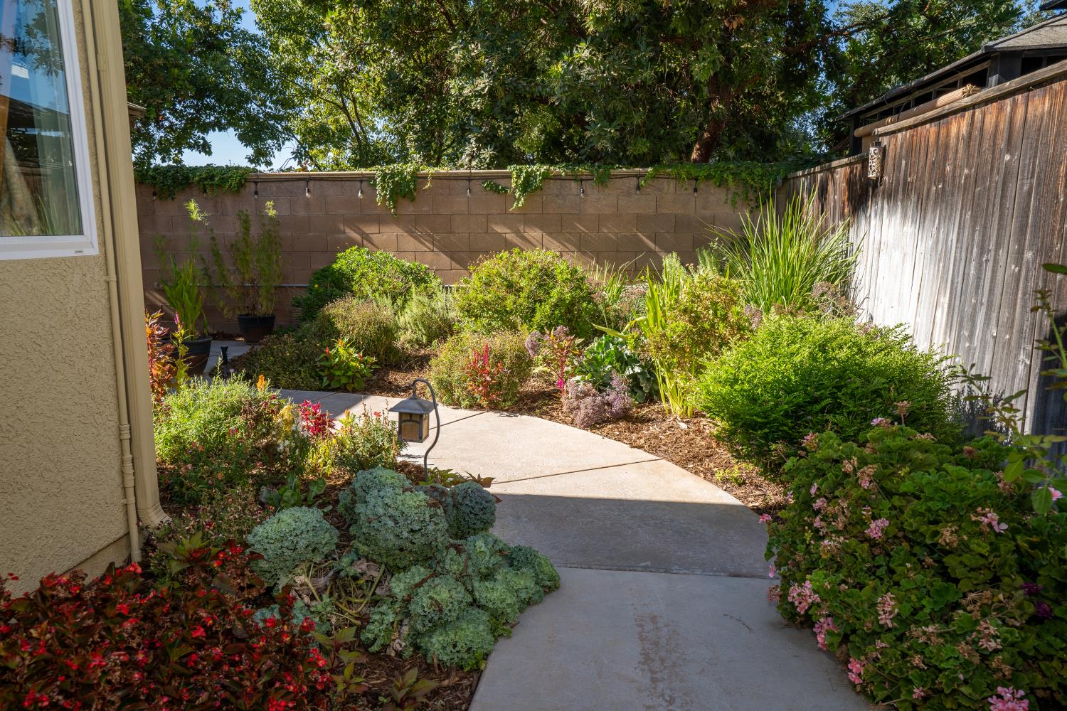 6390 W Los Altos Ave, Fresno, CA 93722