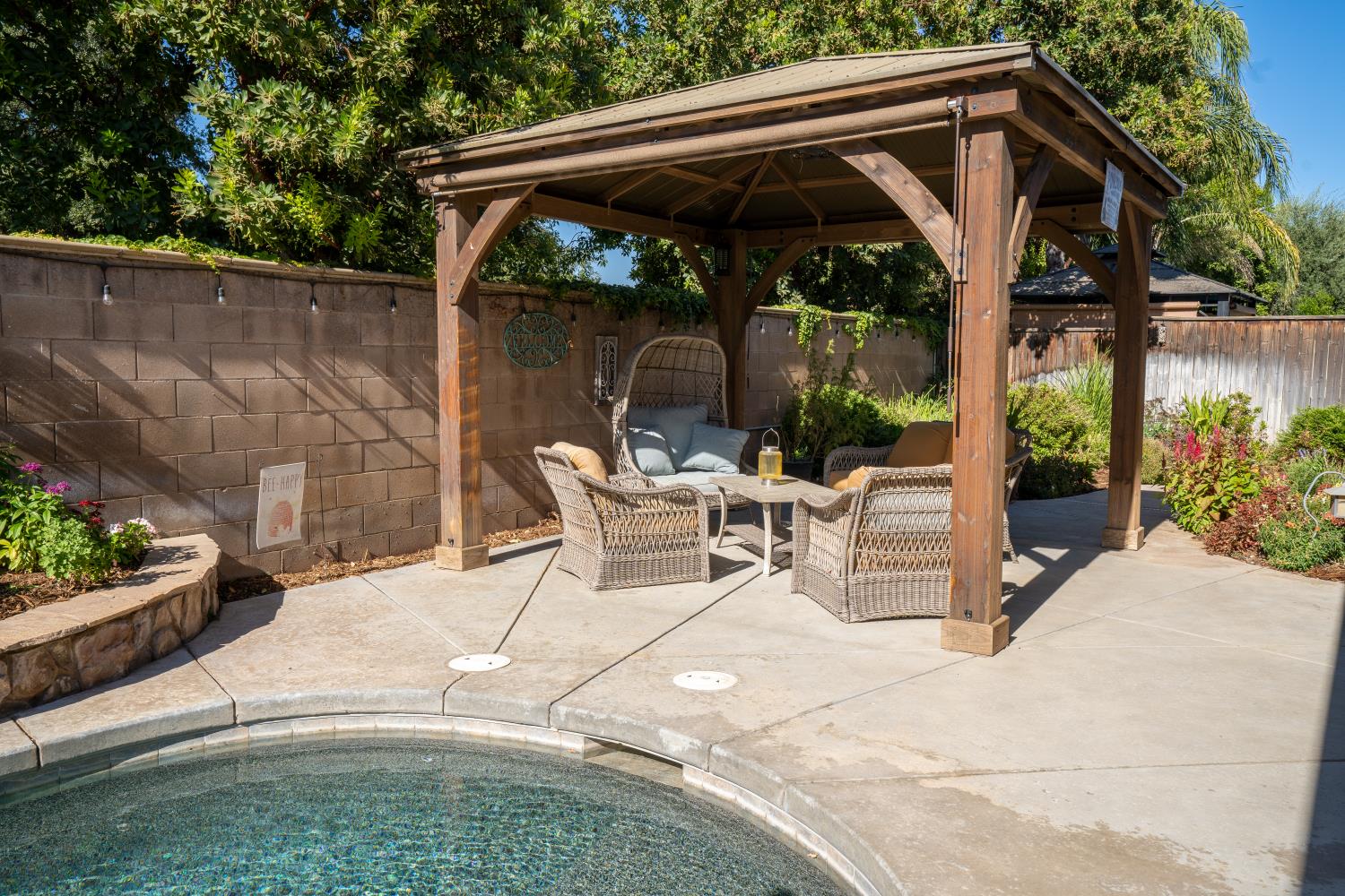 6390 W Los Altos Ave, Fresno, CA 93722