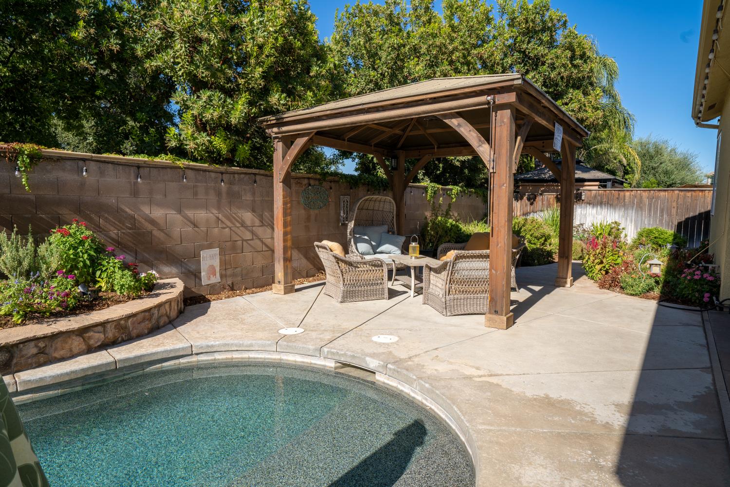 6390 W Los Altos Ave, Fresno, CA 93722