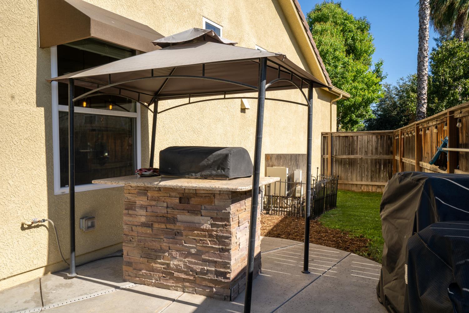 6390 W Los Altos Ave, Fresno, CA 93722