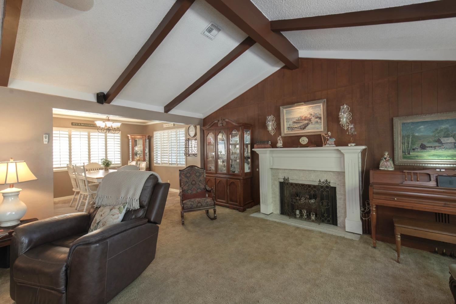 1321 S Goddard St, Visalia, CA 93292