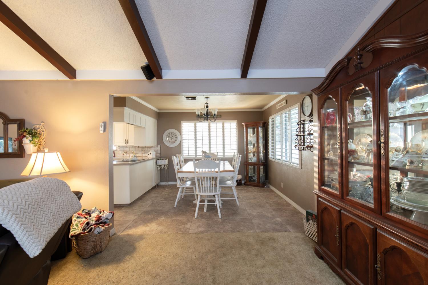 1321 S Goddard St, Visalia, CA 93292