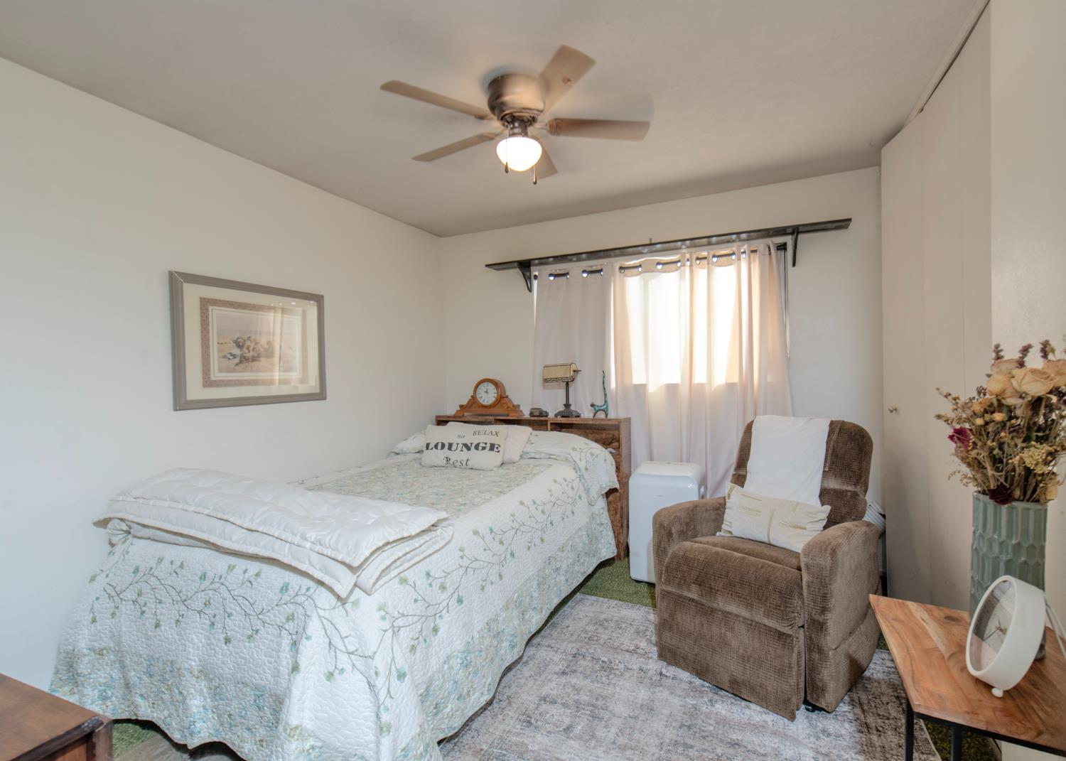 1321 S Goddard St, Visalia, CA 93292