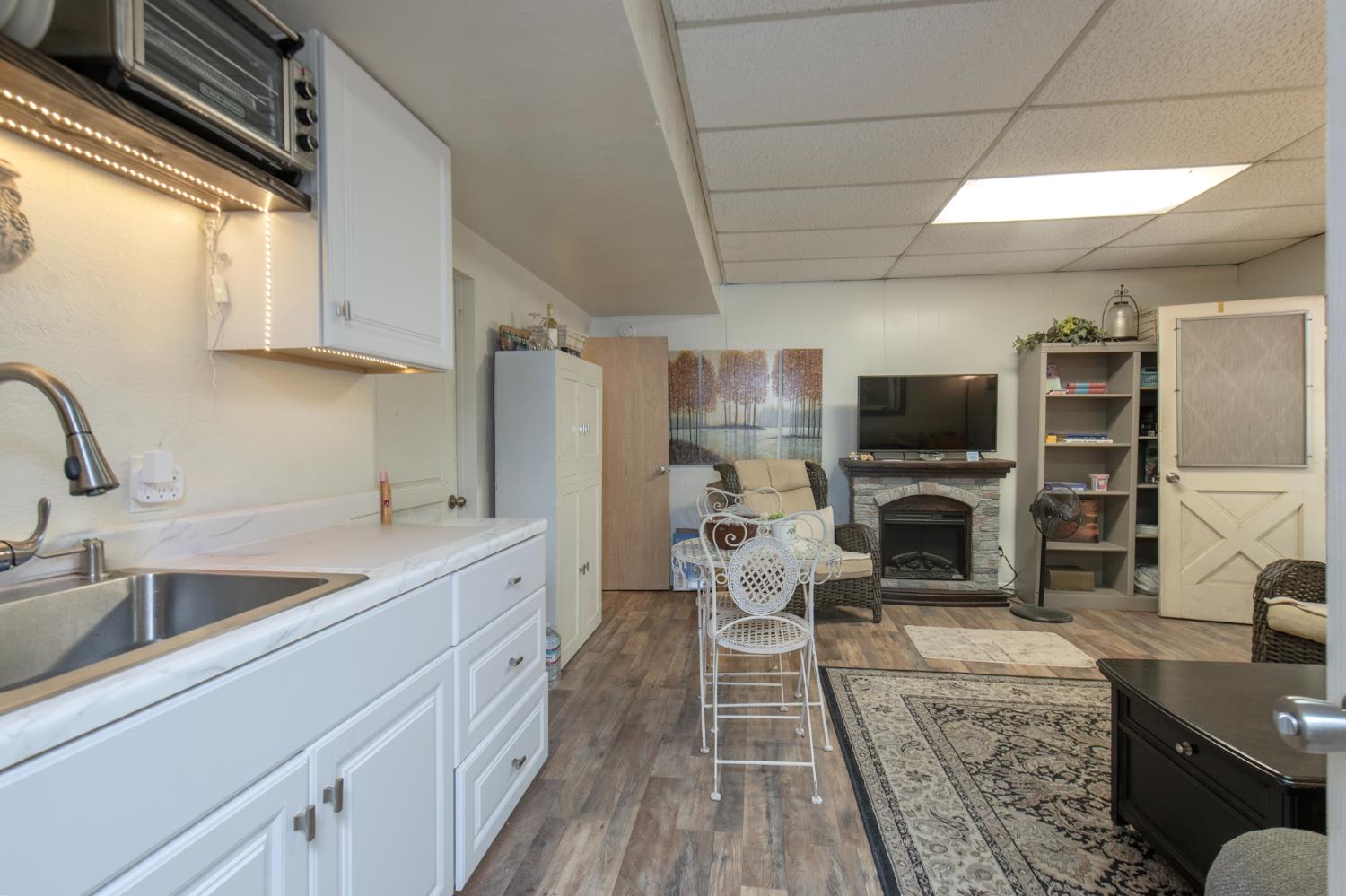 1321 S Goddard St, Visalia, CA 93292
