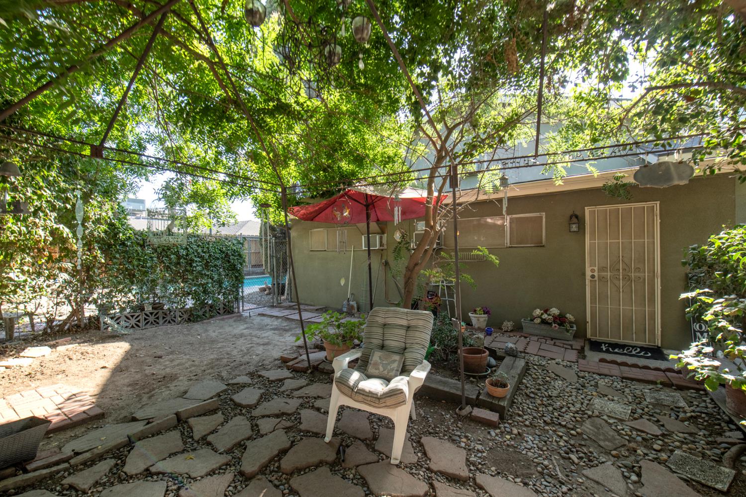 1321 S Goddard St, Visalia, CA 93292