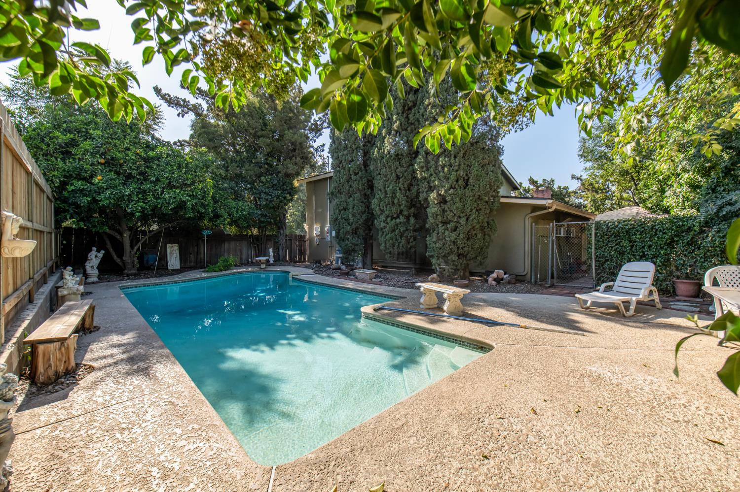 1321 S Goddard St, Visalia, CA 93292