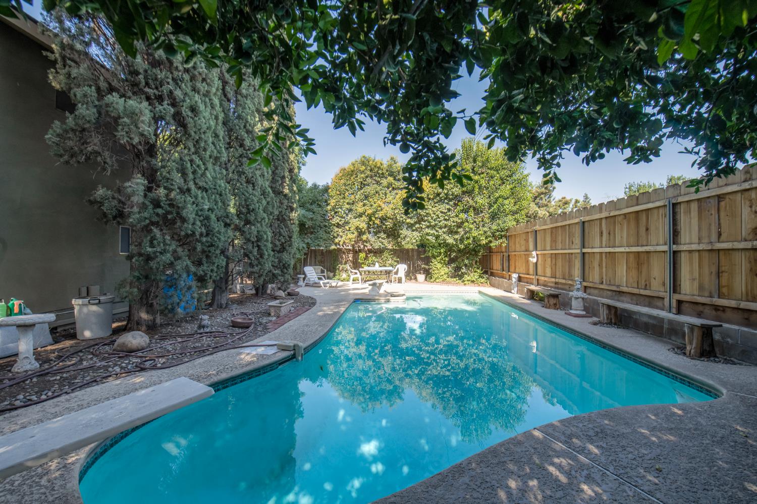 1321 S Goddard St, Visalia, CA 93292