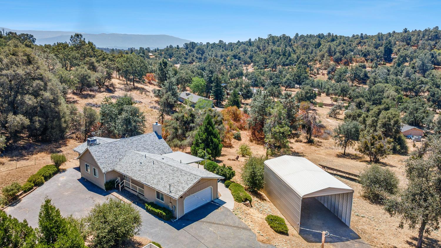 31911 Mountain Ln, North Fork, CA 93643
