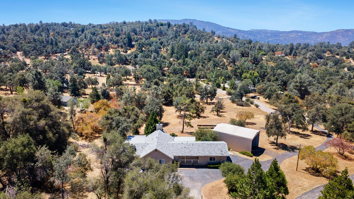 31911 Mountain Ln, North Fork, CA 93643