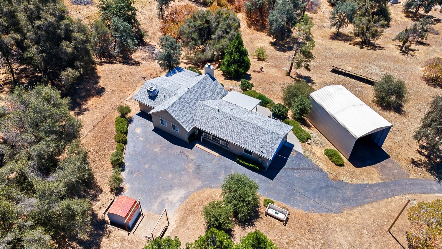 31911 Mountain Ln, North Fork, CA 93643