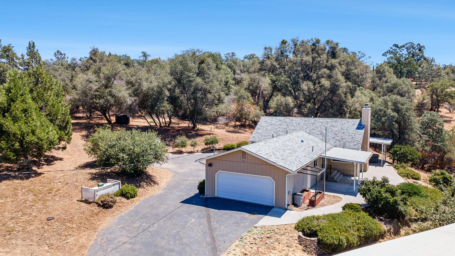 31911 Mountain Ln, North Fork, CA 93643
